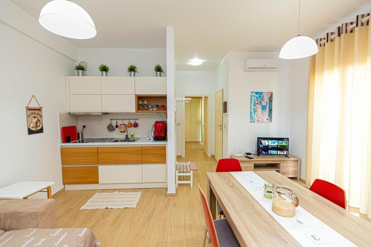 Villa Amos At Aquamarine Residence Vlorë 外观 照片